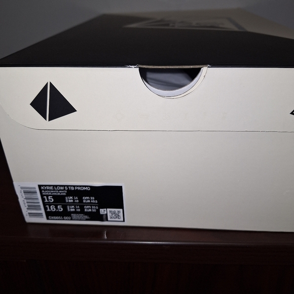 Nike Kyrie Low 5 TB Promo Black/ White-White in multiple sizes. NWB main image 6
